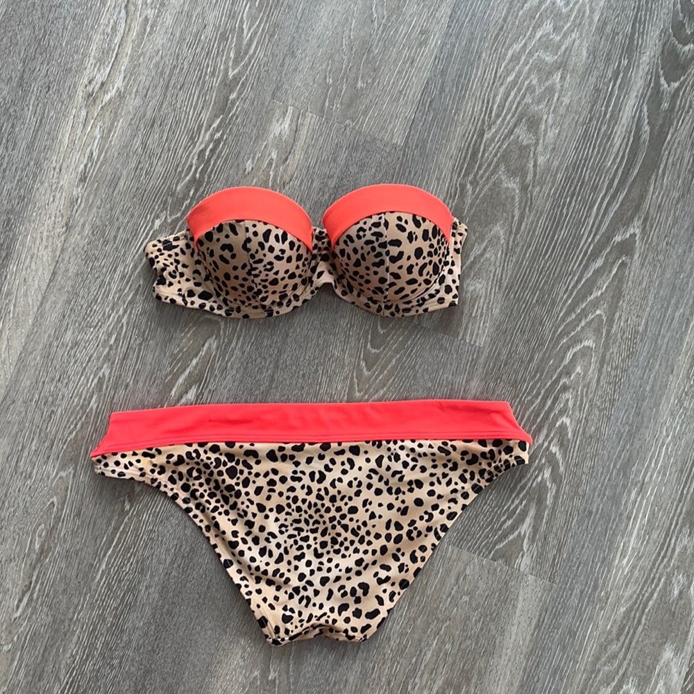 Victoria’s Secret bikini set